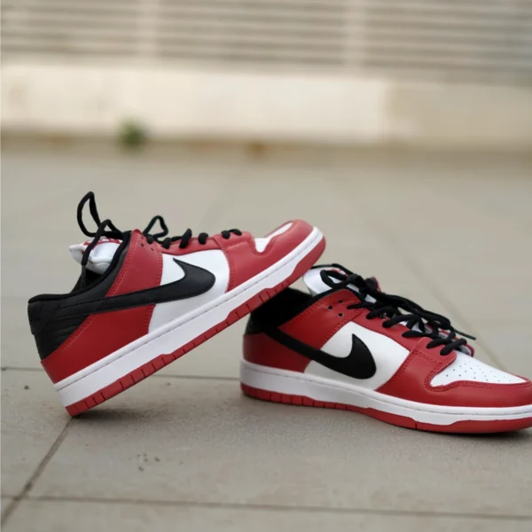 Nike Air Jordan Retro 1 Low - Red/Black