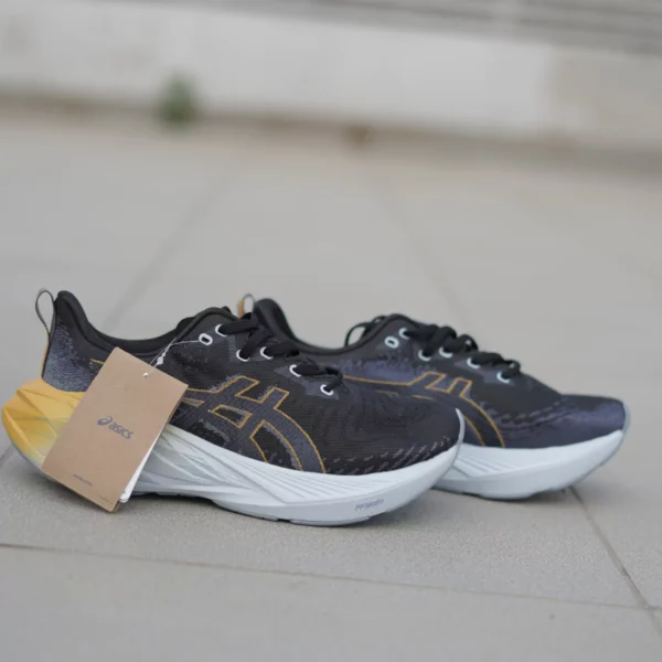 ASICS NOVABLAST 4 - Black/Gold